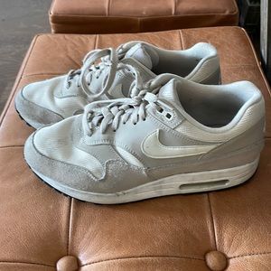 Nike Air size 9! Good condition!